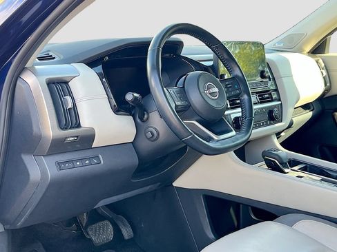 Used 2022 Nissan Pathfinder Platinum w/ Lighting Package (N93) FWD image 9