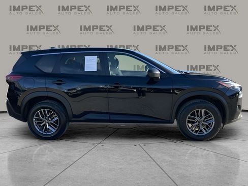 Used 2023 Nissan Rogue S image 6