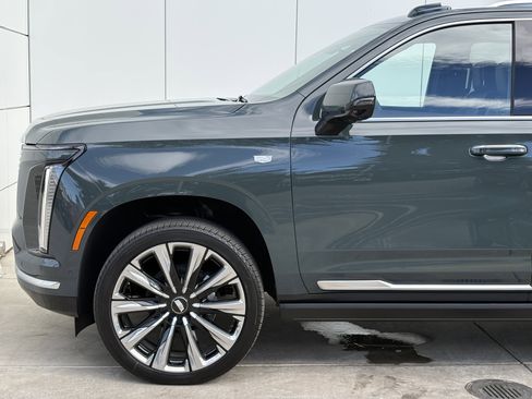 New 2026 Cadillac Escalade Luxury w/ Touring Package image 5