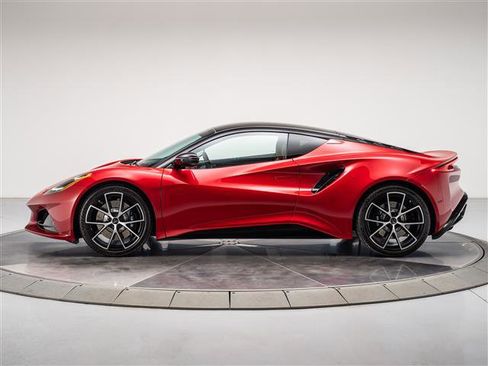 Used 2025 Lotus Emira V6 image 2