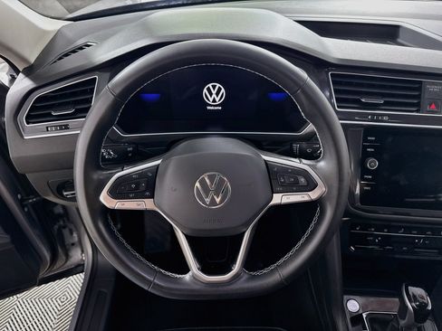 Used 2024 Volkswagen Tiguan SE AWD/4WD image 16