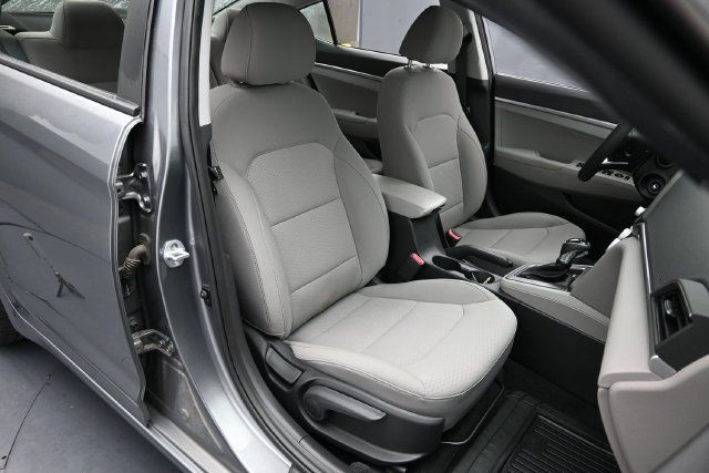 Used 2019 Hyundai Elantra SE FWD image 29