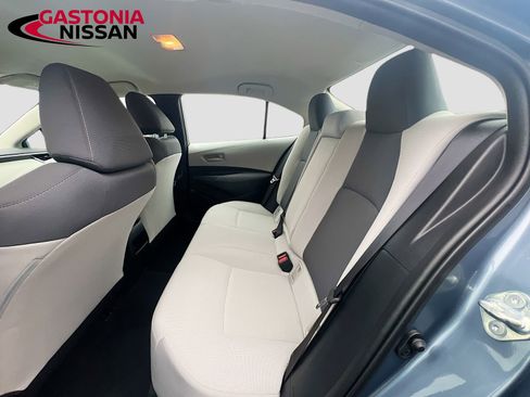 Used 2022 Toyota Corolla LE image 31