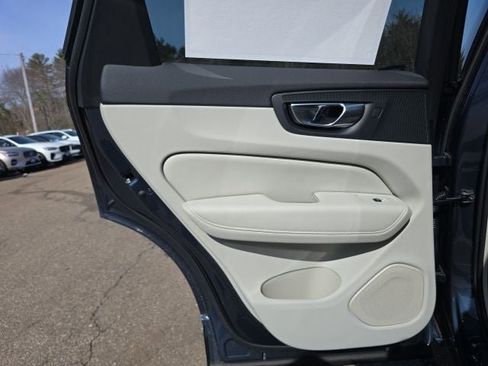New 2026 Volvo XC60 T8 Ultra w/ Protection Package Premier AWD/4WD image 18