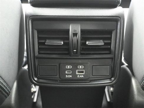 Certified 2025 Subaru Forester Limited image 20