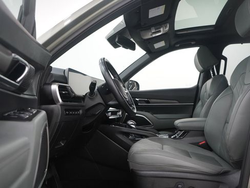 Used 2024 Kia Telluride EX X-Line image 25