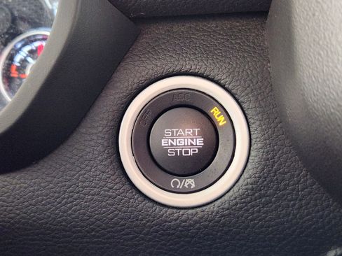 Used 2024 RAM 1500 Laramie image 26