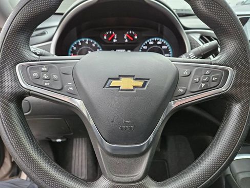 Used 2023 Chevrolet Malibu LT image 17