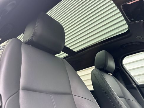 Used 2026 Land Rover Range Rover Velar S image 25