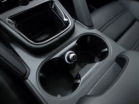 Certified 2025 Porsche Cayenne Coupe image 26