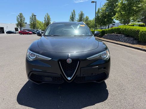 Used 2018 Alfa Romeo Stelvio AWD image 2