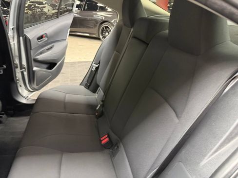 Used 2022 Toyota Corolla LE FWD image 38