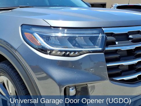 Used 2025 Ford Explorer Active w/ Active Comfort Package AWD/4WD image 12