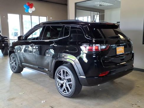 Used 2024 Jeep Compass Limited w/ High Altitude Package AWD/4WD image 8