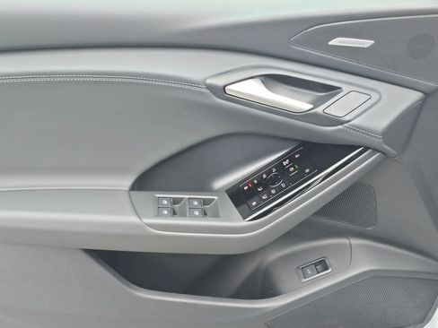 New 2027 Audi SQ6 e-tron Premium Plus AWD/4WD image 19