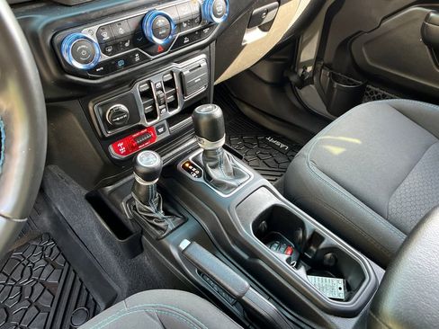 Used 2021 Jeep Wrangler Unlimited Rubicon 4xe w/ Cold Weather Group AWD/4WD image 20