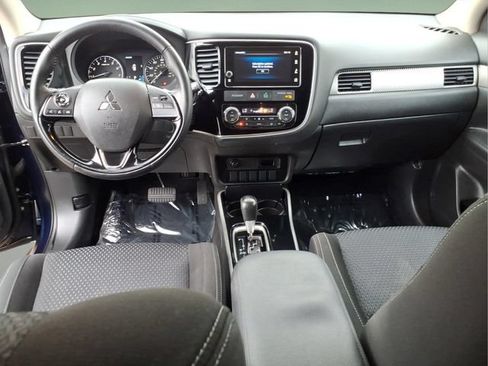 Used 2017 Mitsubishi Outlander SE AWD/4WD image 13