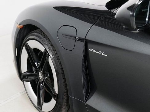 New 2025 Porsche Taycan image 24