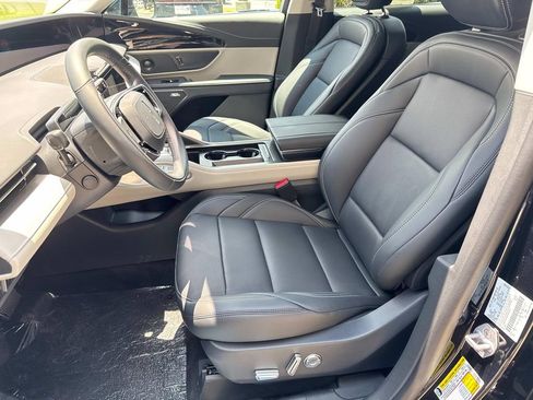 New 2025 Lincoln Nautilus Premier w/ Equipment Group 102A image 9