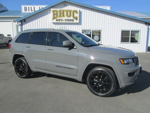Used 2019 Jeep Grand Cherokee Altitude image 1