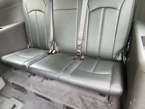 Used 2016 Chevrolet Traverse LT w/ Style and Technology Package FWD image 32