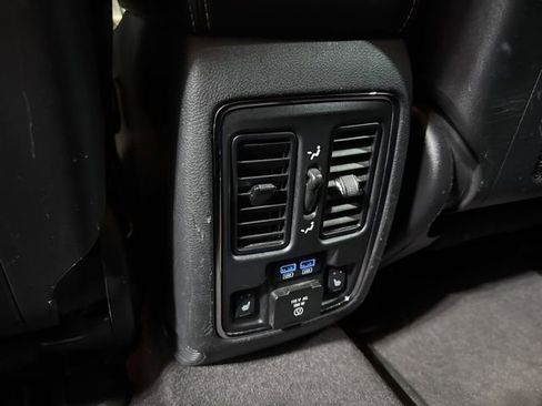 Used 2016 Jeep Grand Cherokee Limited image 31