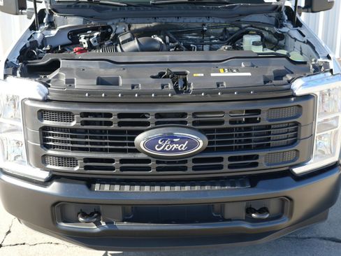 Used 2025 Ford F350 XL w/ XL Driver Assist Package image 8