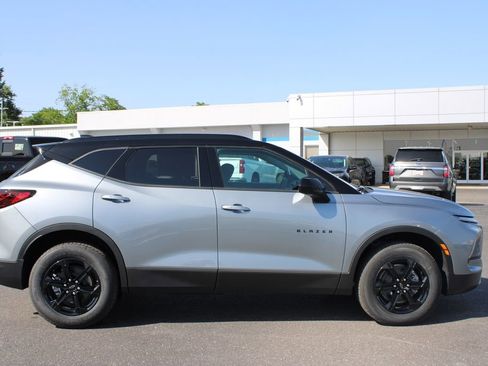 New 2026 Chevrolet Blazer LT w/ Convenience Package FWD image 11