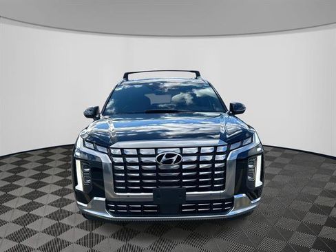 Used 2023 Hyundai Palisade Calligraphy image 2