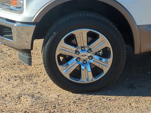 Used 2018 Ford F150 Lariat image 10