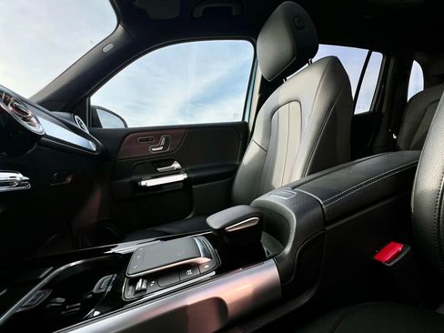 Used 2022 Mercedes-Benz GLB 250 4MATIC image 13