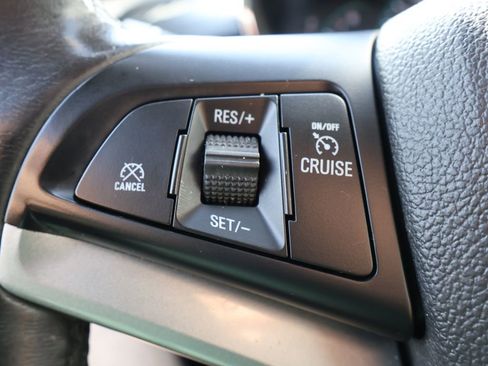 Used 2019 Chevrolet Trax LT w/ LT Convenience Package FWD image 16