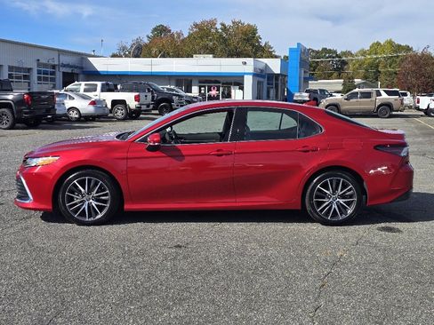 Used 2023 Toyota Camry XLE image 23