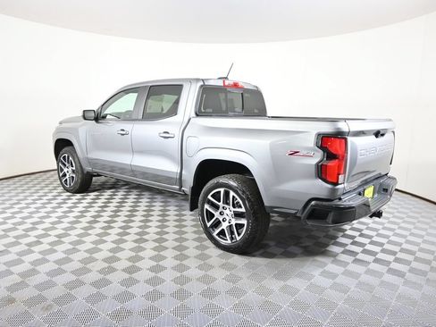Used 2023 Chevrolet Colorado Z71 w/ Z71 Convenience Package 2 AWD/4WD image 4