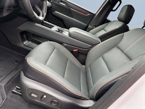 Used 2025 GMC Acadia AT4 w/ LPO, Floor Liner Package AWD/4WD image 10