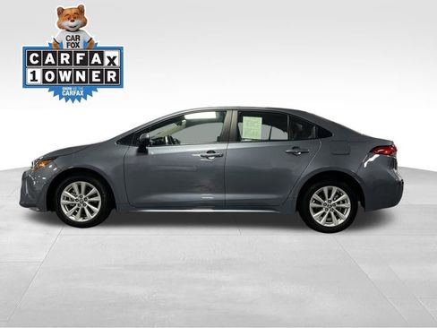Used 2026 Toyota Corolla LE w/ LE Premium Package FWD image 2