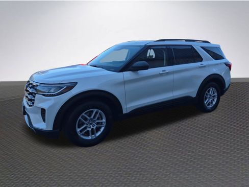 New 2026 Ford Explorer Active image 2