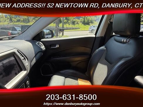Used 2018 Jeep Compass Latitude w/ Popular Equipment Group AWD/4WD image 15