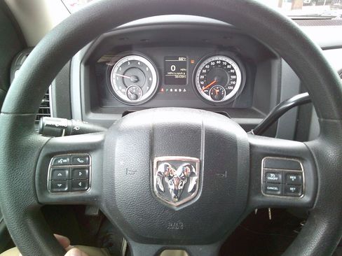 Used 2013 RAM 2500 Tradesman w/ Chrome Appearance Group image 14