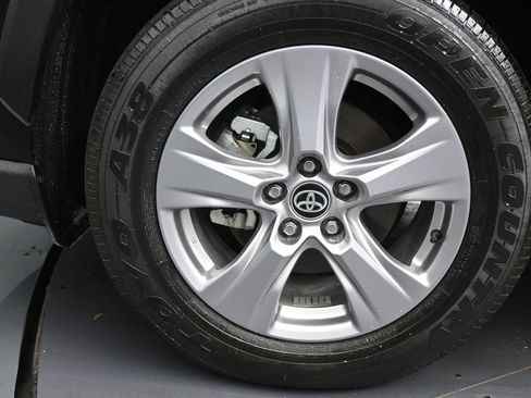 Used 2025 Toyota RAV4 XLE w/ Convenience Package FWD image 10