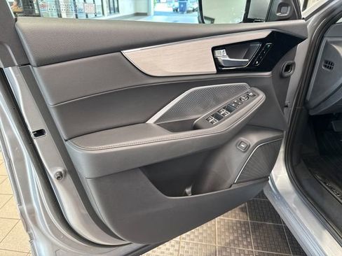 Used 2026 Acura MDX SH-AWD image 11