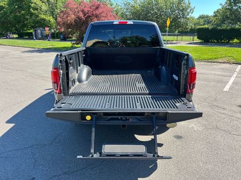 Used 2016 Ford F150 Lariat w/ Equipment Group 502A Luxury AWD/4WD image 31