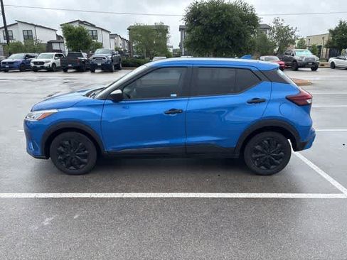 Used 2024 Nissan Kicks S image 2