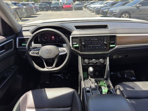 Used 2022 Volkswagen Atlas SE w/ Panoramic Sunroof Package FWD image 36