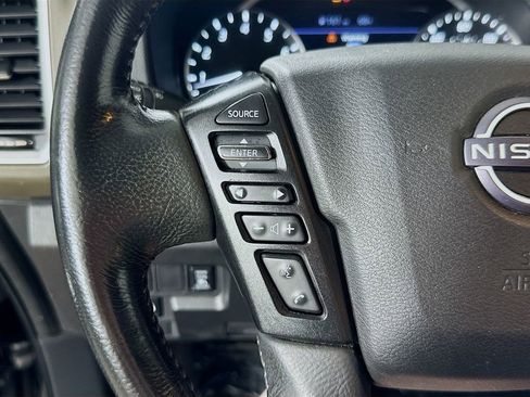Used 2022 Nissan Frontier SV AWD/4WD image 22