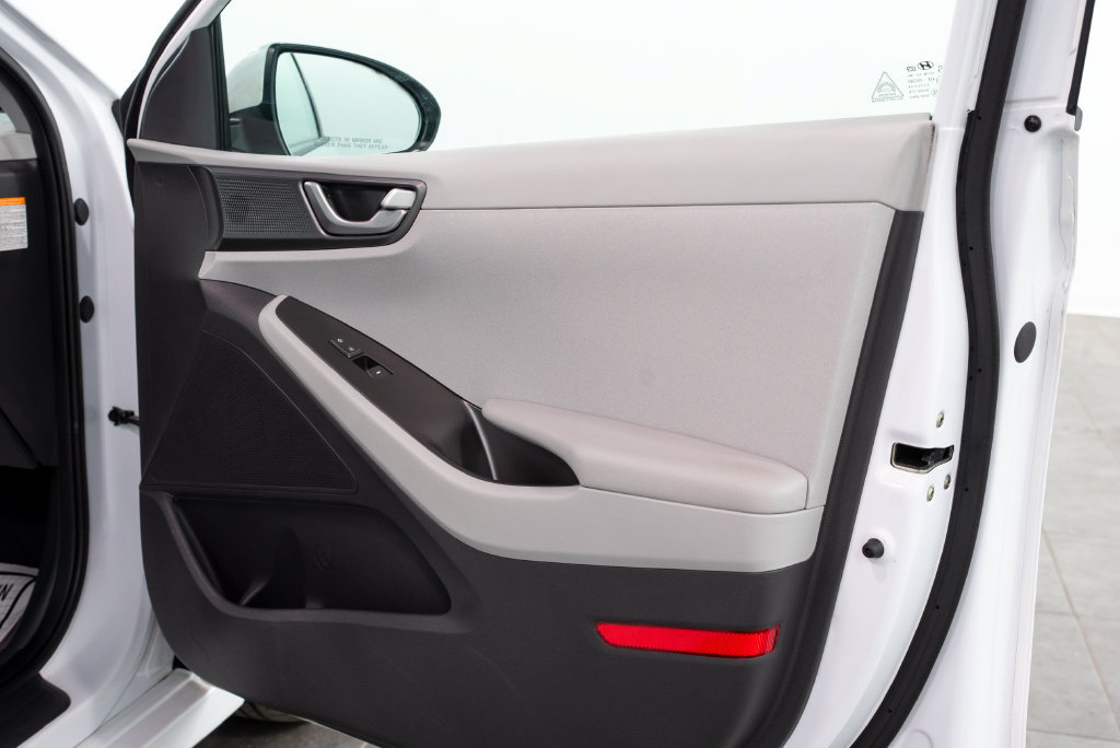 Used 2020 Hyundai Ioniq Blue FWD image 15