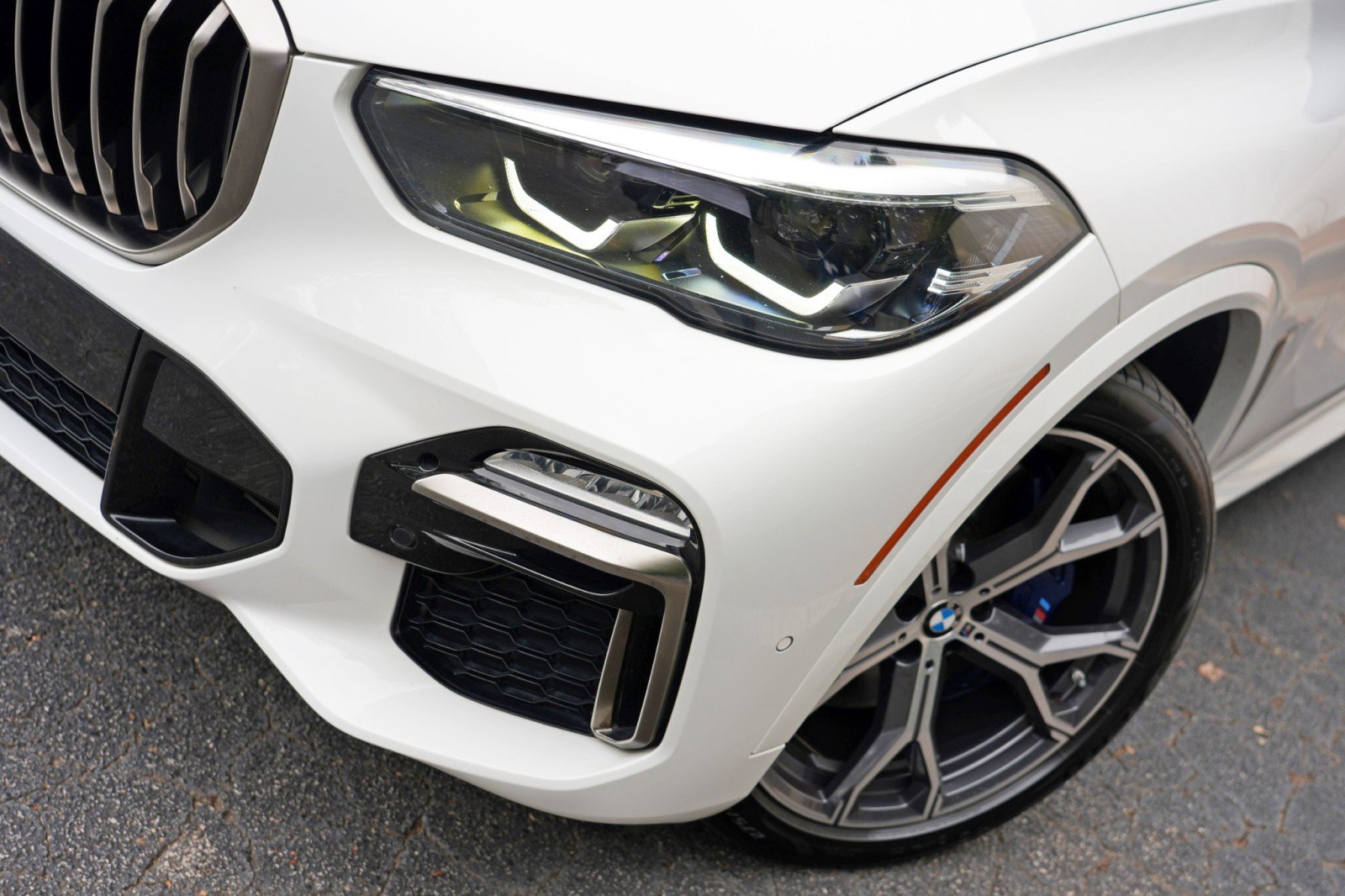 Used 2020 BMW X5 M50i AWD/4WD image 64