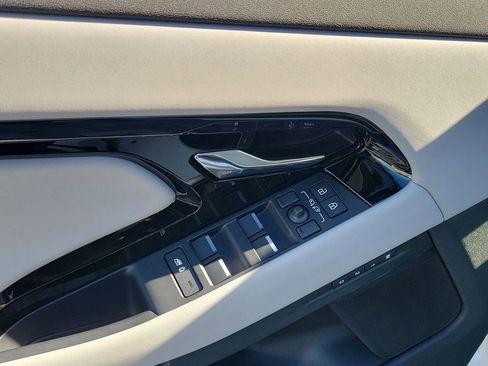 New 2026 Land Rover Range Rover Evoque S image 24