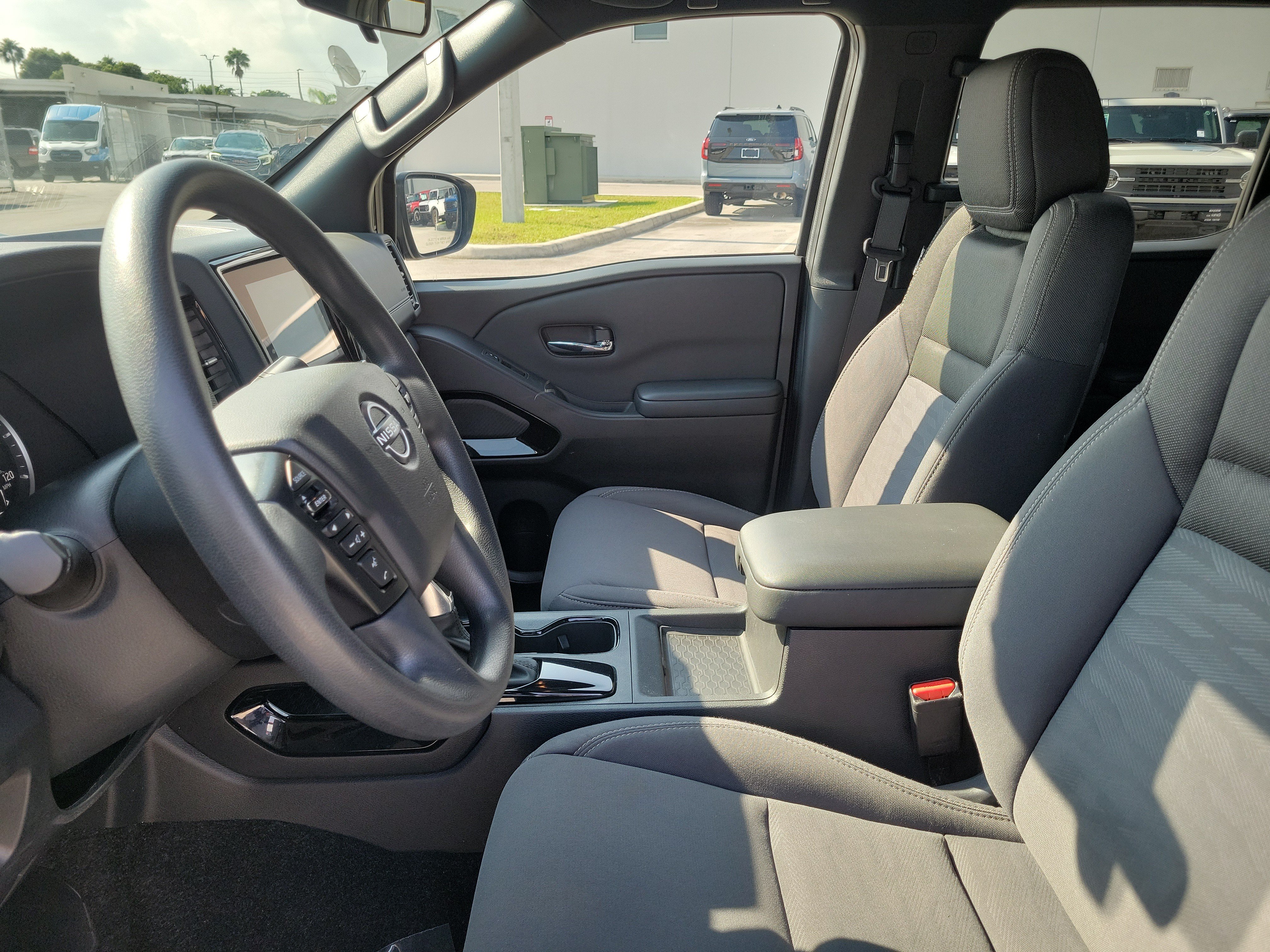 Used 2023 Nissan Frontier SV w/ Midnight Edition Package RWD image 11