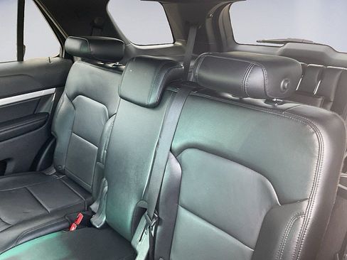 Used 2016 Ford Explorer XLT w/ Equipment Group 202A FWD image 10